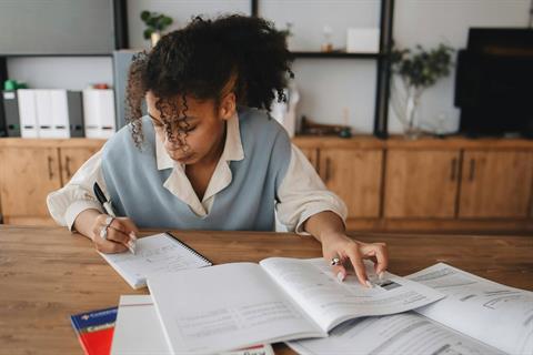 Conseguire e Prendere il Diploma a Scuola